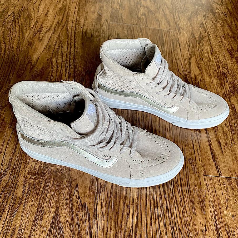 Tan Vans “Off the Wall”